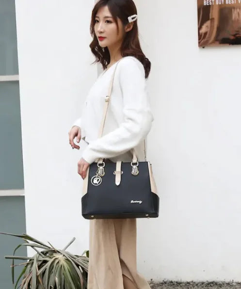Chic Anytime Messenger Bag