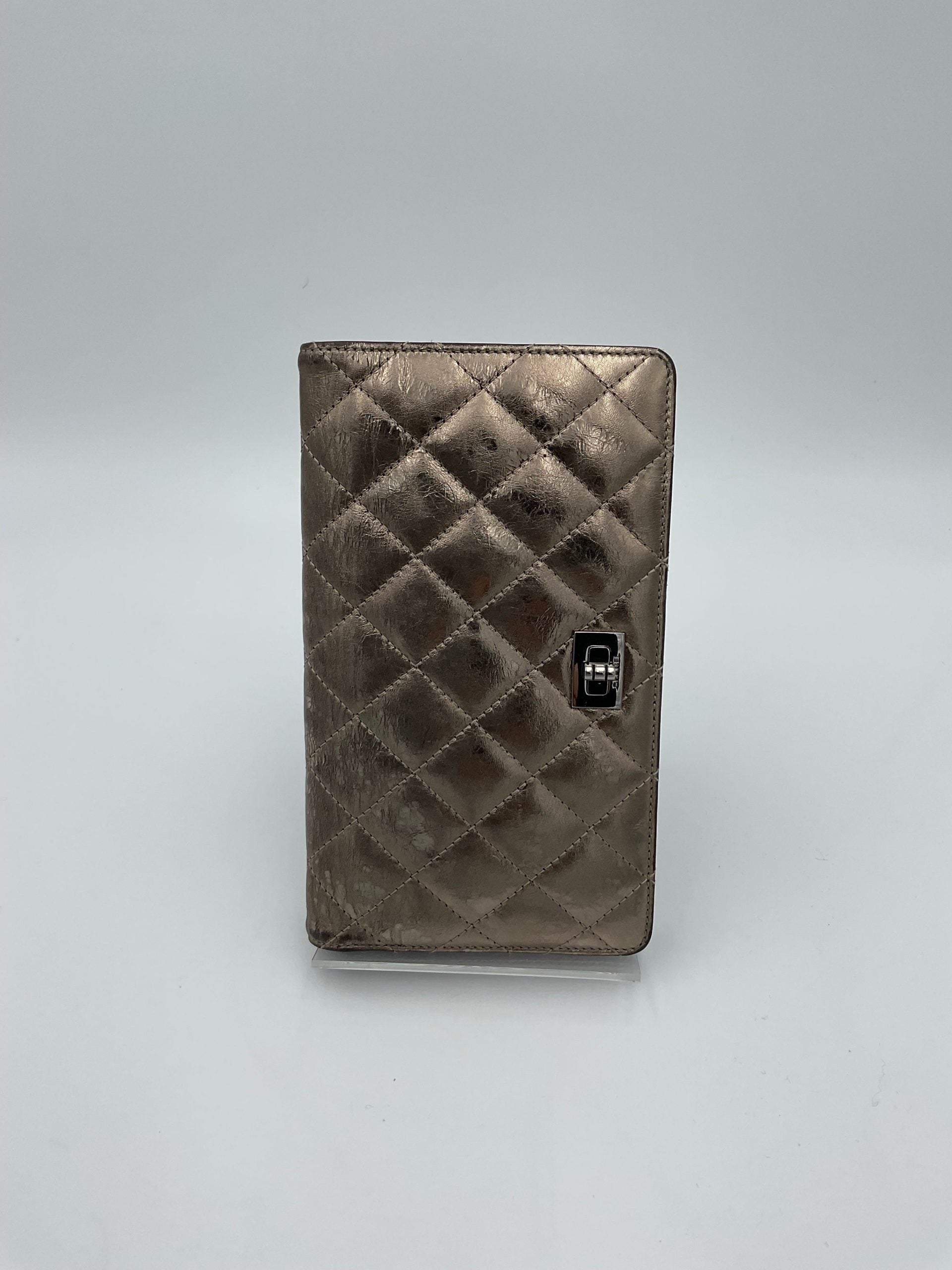 Chanel CHANEL Matèlassè Platinum Wallet
