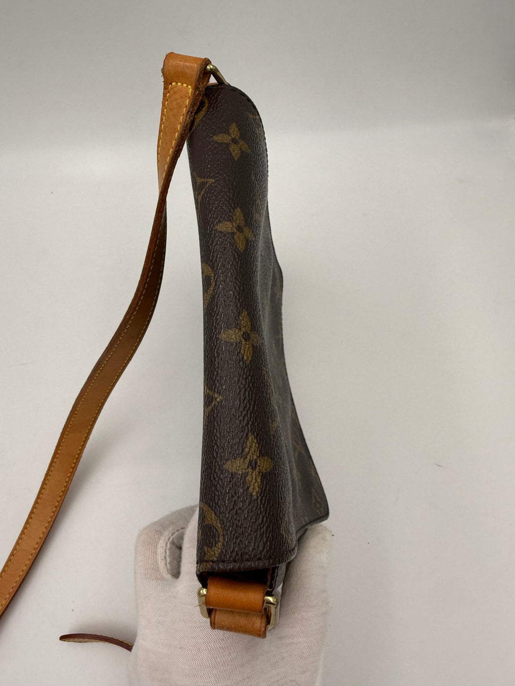 Louis Vuitton LOUIS VUITTON MUSETTE Monogram Handbag