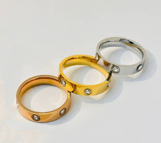 Titanium Steel Ring for Women with Diamond Embedding
