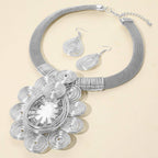 Bold Teardrop Stone Centered Metal Swirl Embellished Statement Necklace: Yellow