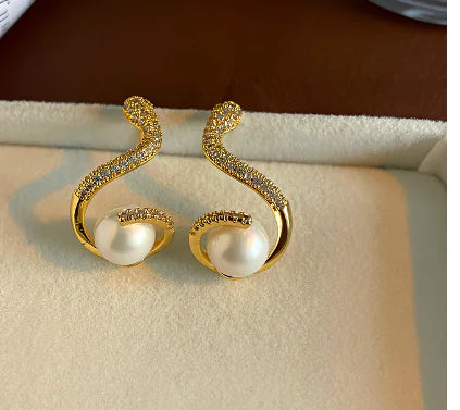 18K Gold-Plated Snake Earrings with Pearl (Single Piece)