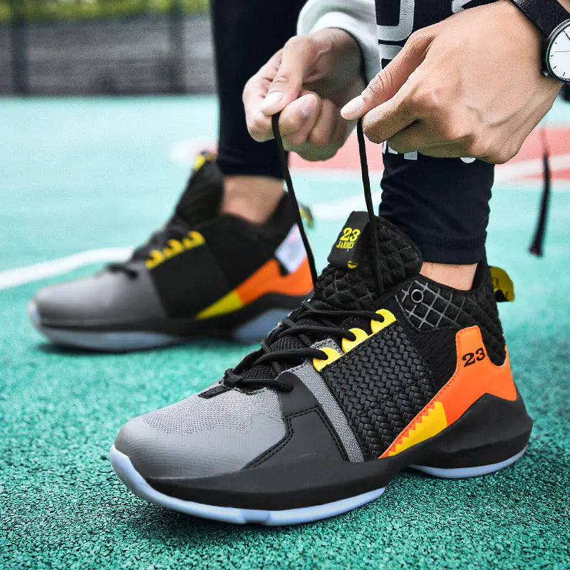 James 16 Basketballsko og Andre High-Top Sneakers