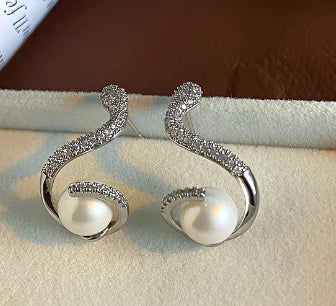 18K Gold-Plated Snake Earrings with Pearl (Single Piece)