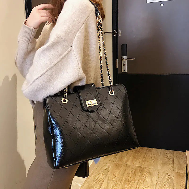 Quilted Chain Crossbody Bag for Women