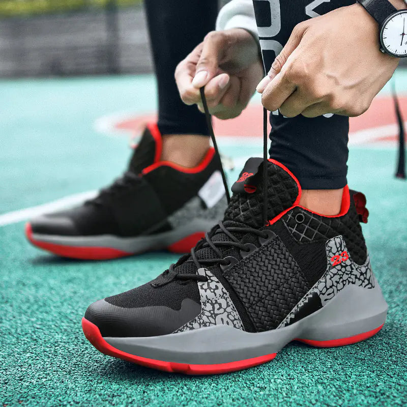 James 16 Basketballsko og Andre High-Top Sneakers